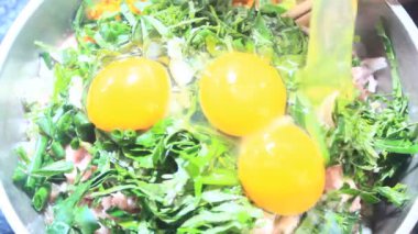 Yumurtaları kızarttım.