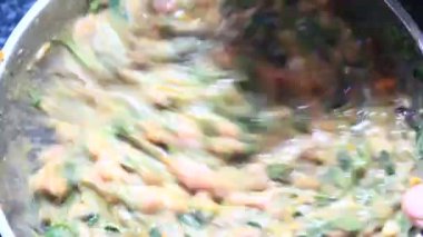 Yumurtaları kızarttım.