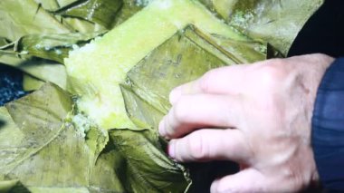 Yapışkan Pirinç Keki Kes