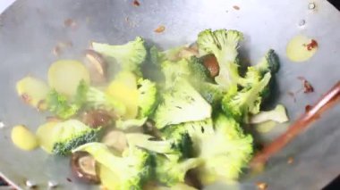 Biraz sebze kızarttım.