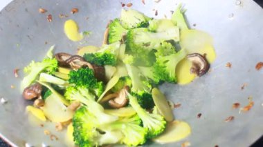 Biraz sebze kızarttım.