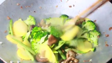 Biraz sebze kızarttım.