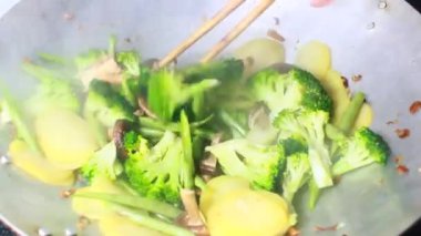 Biraz sebze kızarttım.