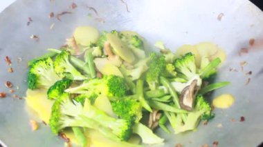 Biraz sebze kızarttım.