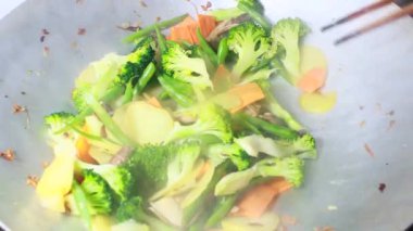 Biraz sebze kızarttım.