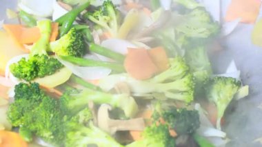 Biraz sebze kızarttım.