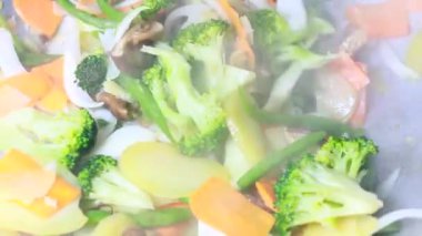 Biraz sebze kızarttım.