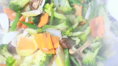 Biraz sebze kızarttım.