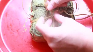 Yapışkan Pirinç Keki Kes