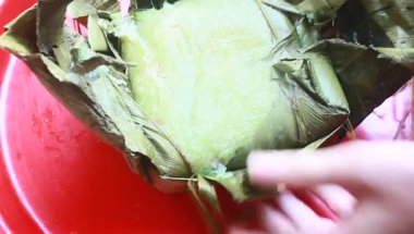 Yapışkan Pirinç Keki Kes