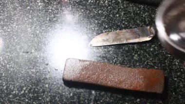 Biraz bıçak keskinleştir.