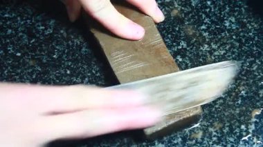 Biraz bıçak keskinleştir.