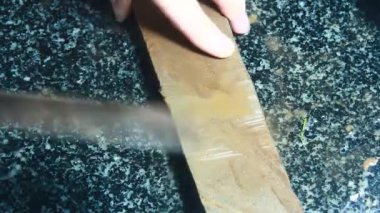 Biraz bıçak keskinleştir.