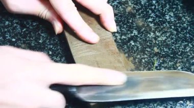 Biraz bıçak keskinleştir.