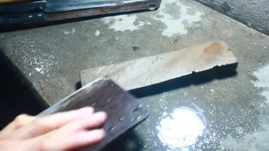 Biraz bıçak keskinleştir.