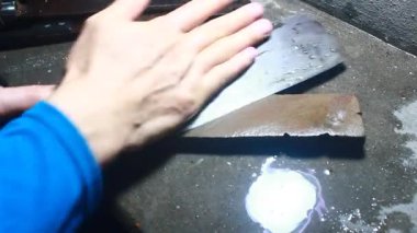 Biraz bıçak keskinleştir.