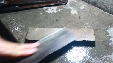 Biraz bıçak keskinleştir.