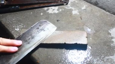 Biraz bıçak keskinleştir.