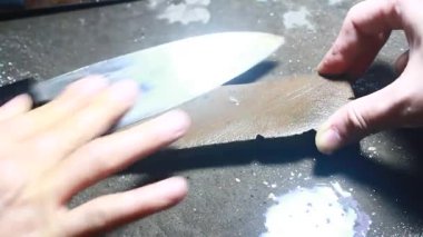 Biraz bıçak keskinleştir.