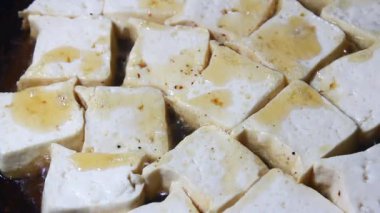 Bir sürü tofu kızarttım. 