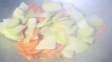 Biraz sebze kızarttım.