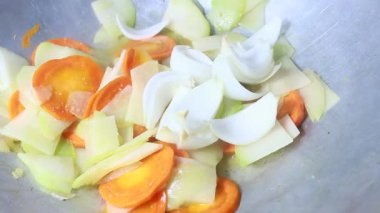 Biraz sebze kızarttım.