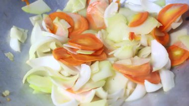 Biraz sebze kızarttım.