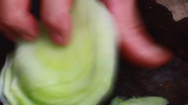 Bıçakla sebze işleme