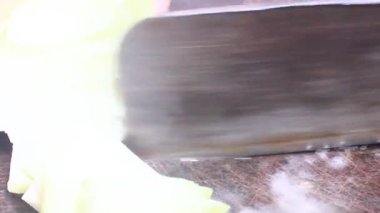 Bıçakla sebze işleme