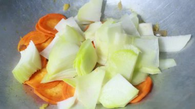 Biraz sebze kızarttım.