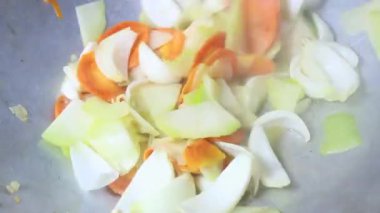 Biraz sebze kızarttım.