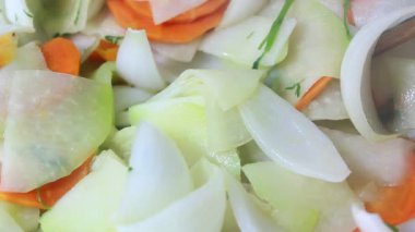 Biraz sebze kızarttım.