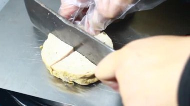 Jambonu tabakta kes