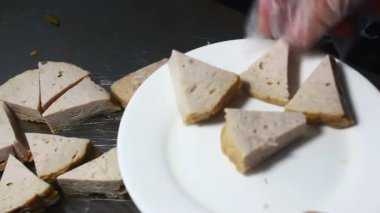 Jambonu tabakta kes