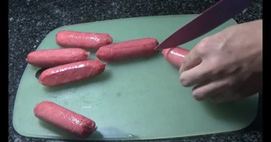 Kızarmış Lezzetli Kırmızı Sosisler