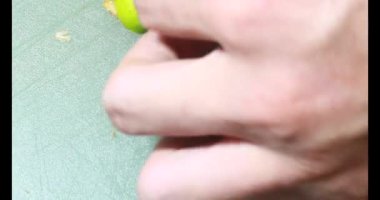 Biraz taze incir dilimlenmiş.