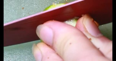 Biraz taze incir dilimlenmiş.