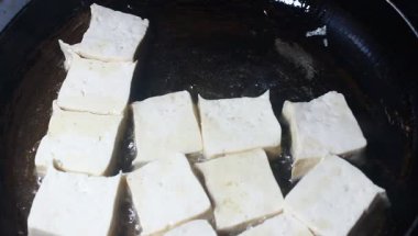 tavada tofu kızart.