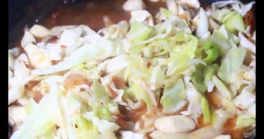 Domates soslu mantar ve soya peyniri.