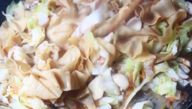 Domates soslu mantar ve soya peyniri.