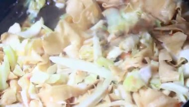 Domates soslu mantar ve soya peyniri.