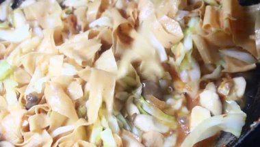 Domates soslu mantar ve soya peyniri.