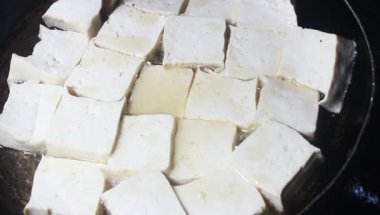 tavada tofu kızart.