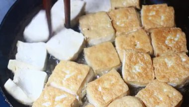 tavada tofu kızart.