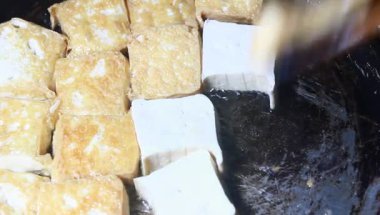 tavada tofu kızart.