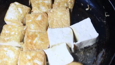 tavada tofu kızart.