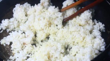 soslu kızarmış pilav