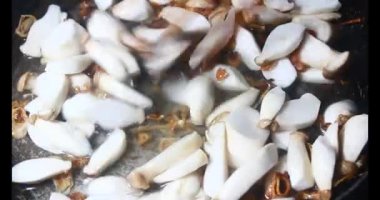 Domates soslu mantar ve soya peyniri.