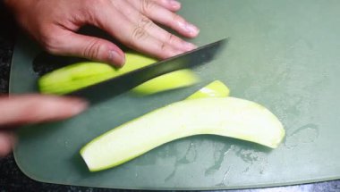 Kızartma için kabak soy