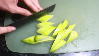 Kızartma için kabak soy